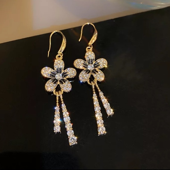 Flower Earrings Gold Plated - Picture 4 of 5